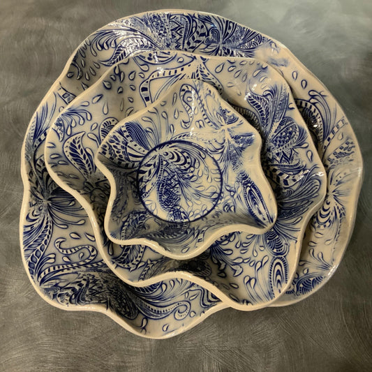 Whirly Gig design 3 piece nested set of bowls