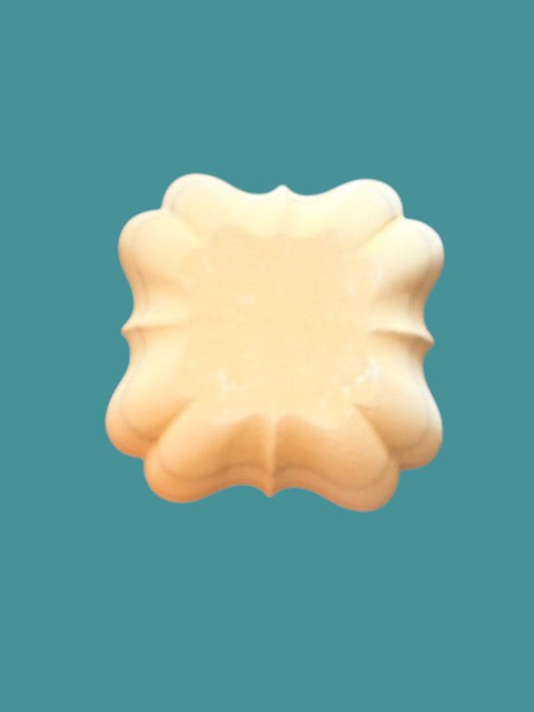 Sharon Hoppe Designs Curvy Clover Curv-It clay draping mold with a rounded, floral-inspired shape for pottery dishes.